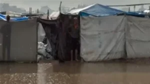 منخفض جوي جديد يؤثر على غزة: أمطار غزيرة وسيول وعواصف رعدية مع انخفاض ملحوظ في درجات الحرارة